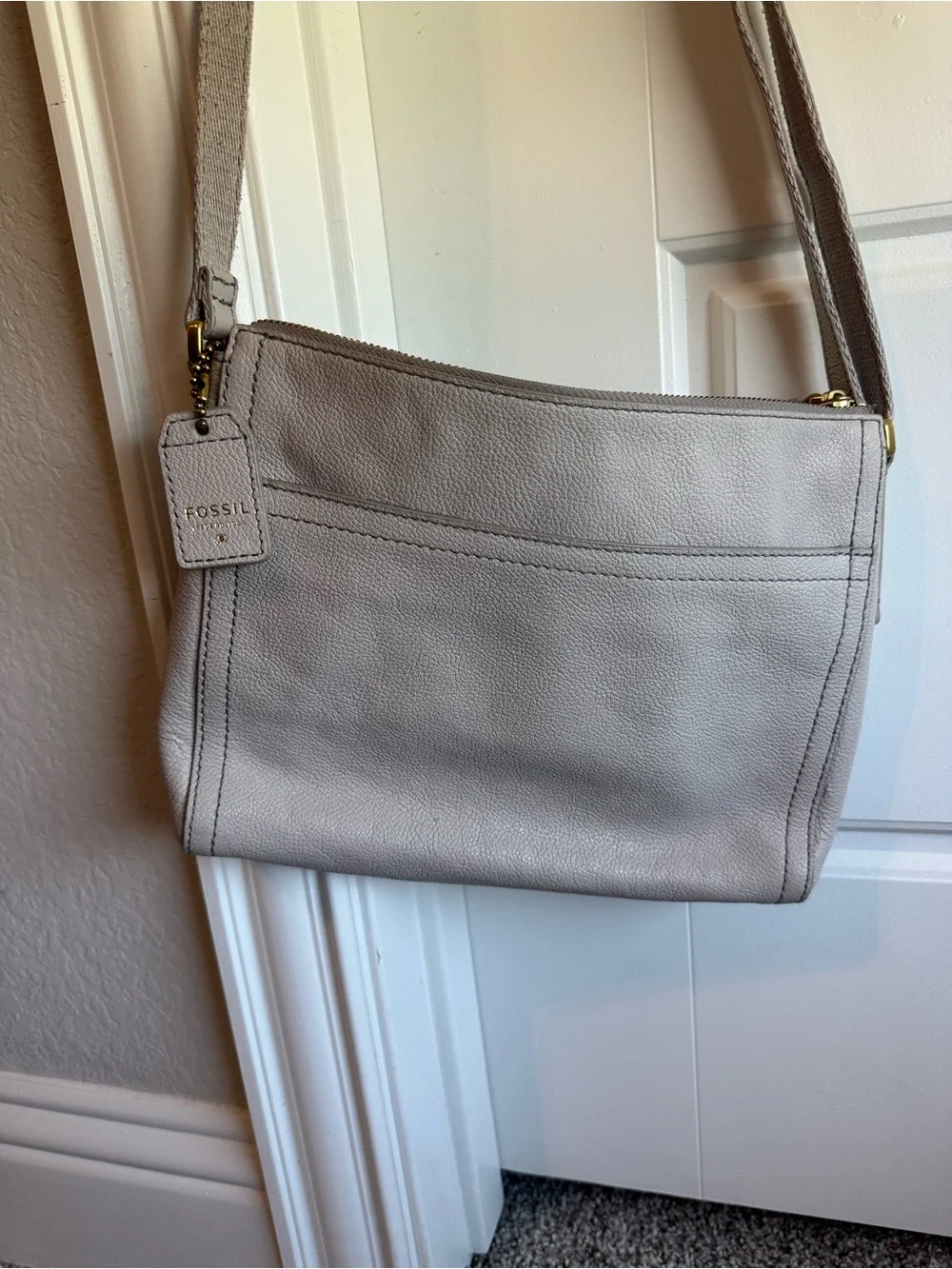 Fossil Pebbled Leather Crossbody Bag in Light Taupe